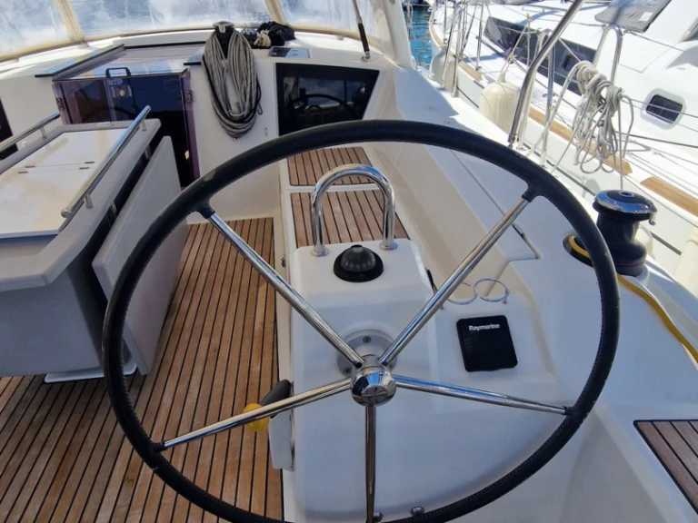 Alquiler de embarcaciones Bénéteau Oceanis 41.1 enGouviá en Samboat