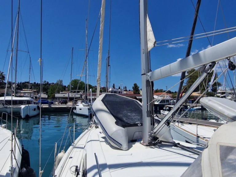 Alquiler de Velero, con o sin patrón Bénéteau Gouviá