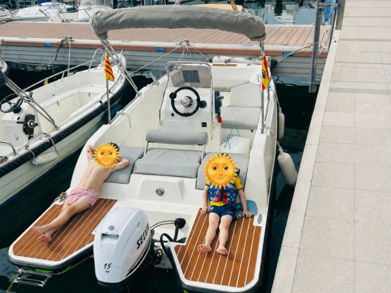 Alquiler de V2 BOATS 5.0 SPORT en Torredembarra