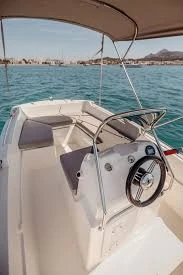 Alquiler de embarcaciones V2 BOATS 5.0 SPORT enTorredembarra en Samboat