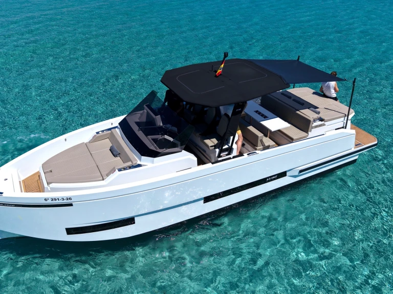 Alquiler de De Antonio D32 en Marina Botafoch