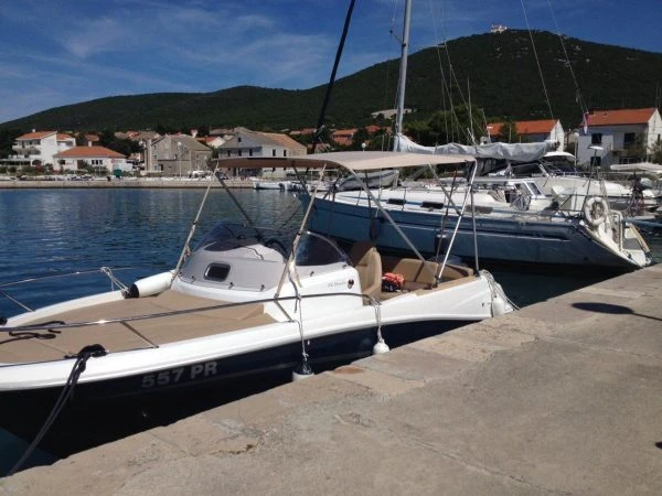 Jeanneau Cap Camarat 650 de alquiler a Preko