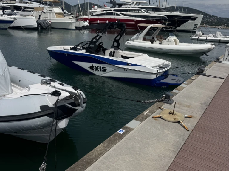Alquiler Port des Marines de Cogolin - Axis T220 en SamBoat