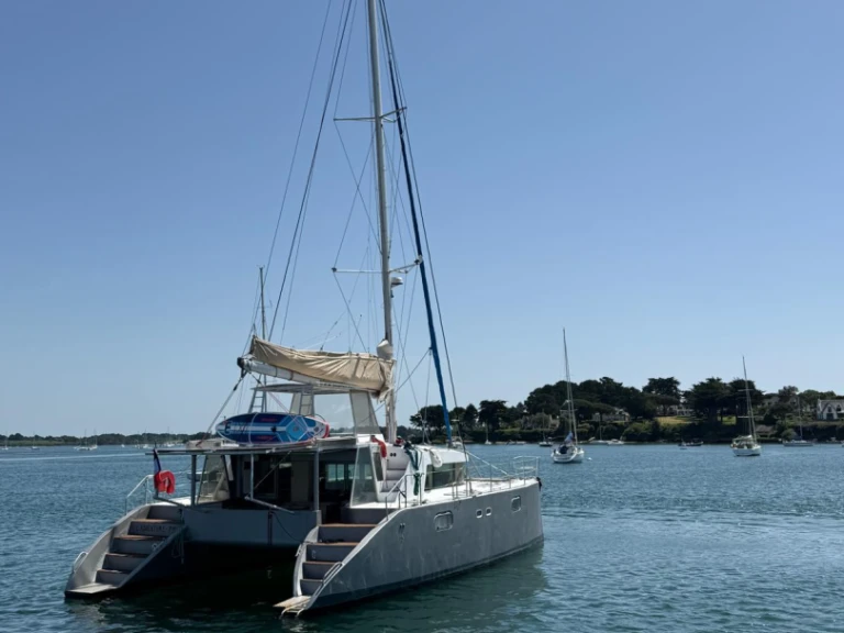 Alquiler de embarcaciones VISAGE 450 enPointe-à-Pitre en Samboat