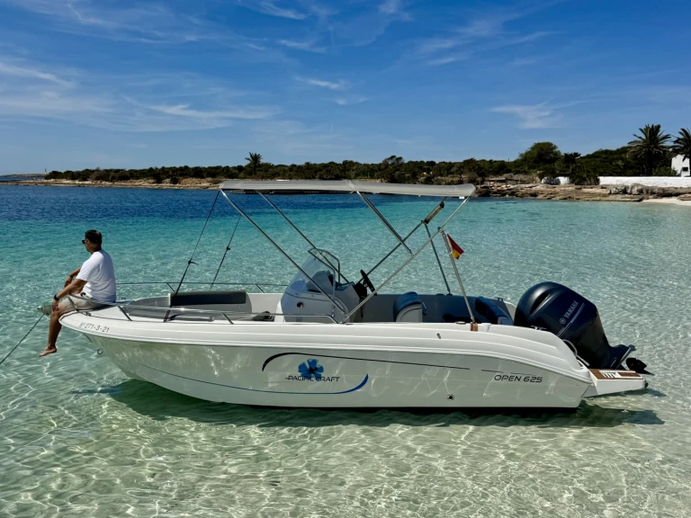Alquiler de embarcaciones Pacific Craft Pacific Craft 625 Open Trendy enIbiza (Ciudad) en Samboat