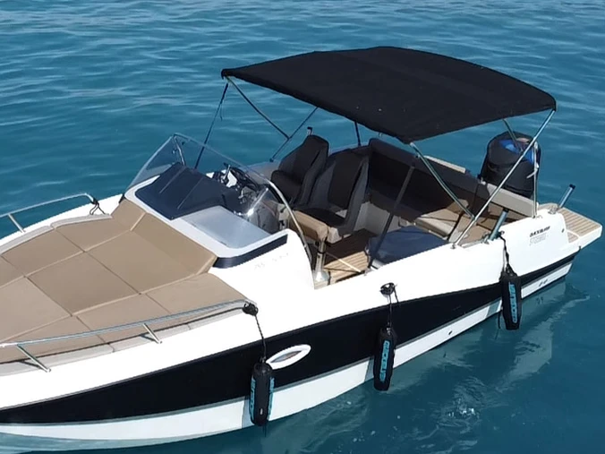Quicksilver Activ 755 Open de alquiler a Antibes