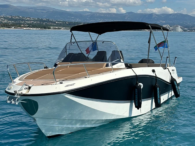 Alquiler de Quicksilver Activ 755 Open en Antibes