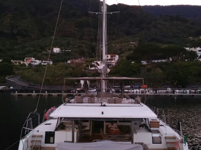 Alquiler Catamarán Lagoon con o sin  título de navegación