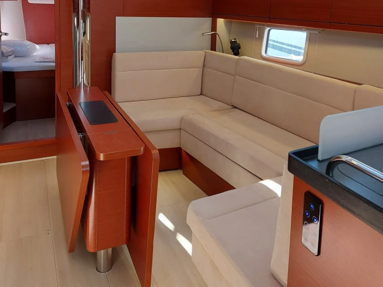Alquiler de Hanse Hanse 418 en Lávrio