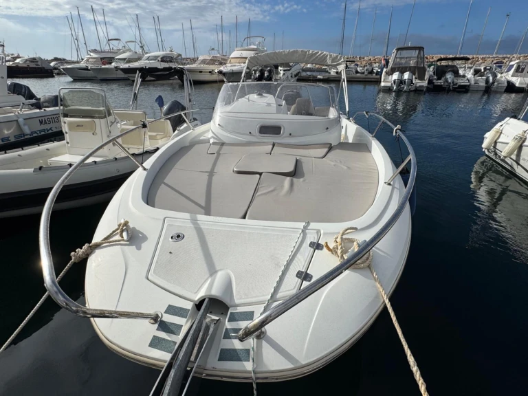 Alquiler Empuriabrava - Jeanneau Cap Camarat 7.5 WA Serie 2 en SamBoat
