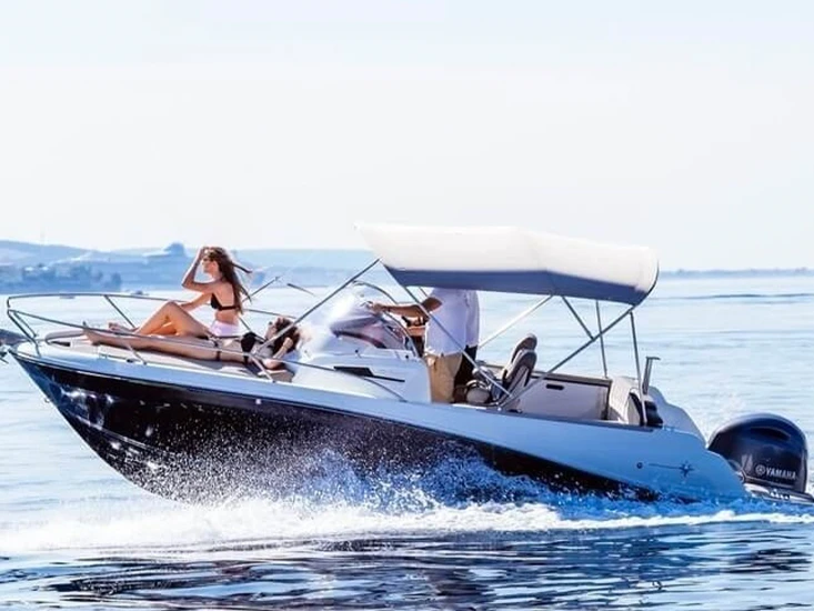 Alquiler de Jeanneau Cap Camarat 6.5 WA en Zadar