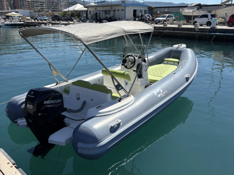 Alquiler Salerno - Predator 599 en SamBoat