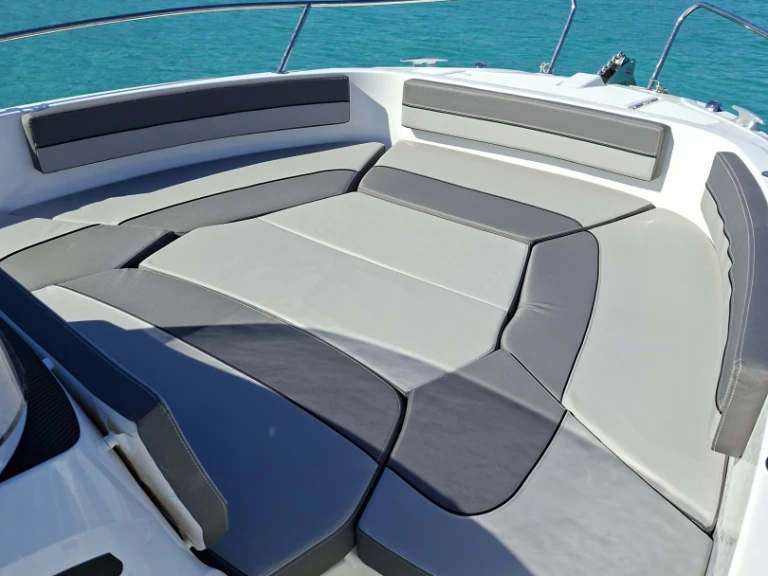 Jeanneau Cap Camarat 6.5 CC Serie 3 de alquiler a Porto-Vecchio