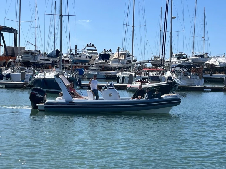 Alquiler de embarcaciones Colbac Shark 720  enMarsala en Samboat