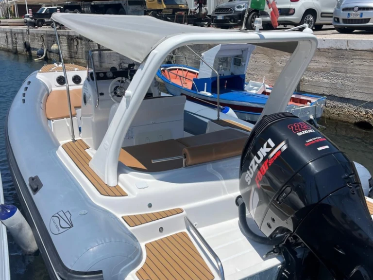 Colbac Shark 720  de alquiler a Marsala