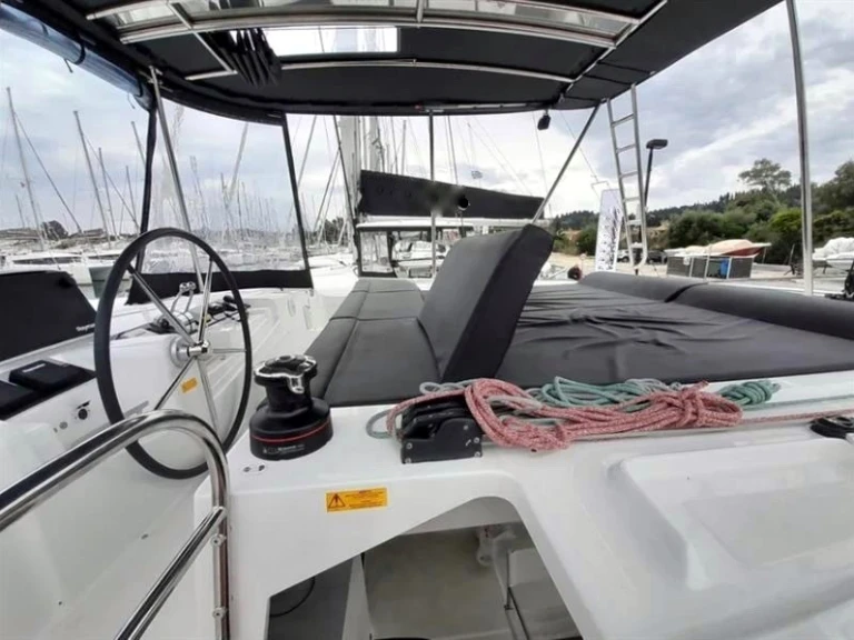Alquiler Catamarán Lagoon con o sin  título de navegación