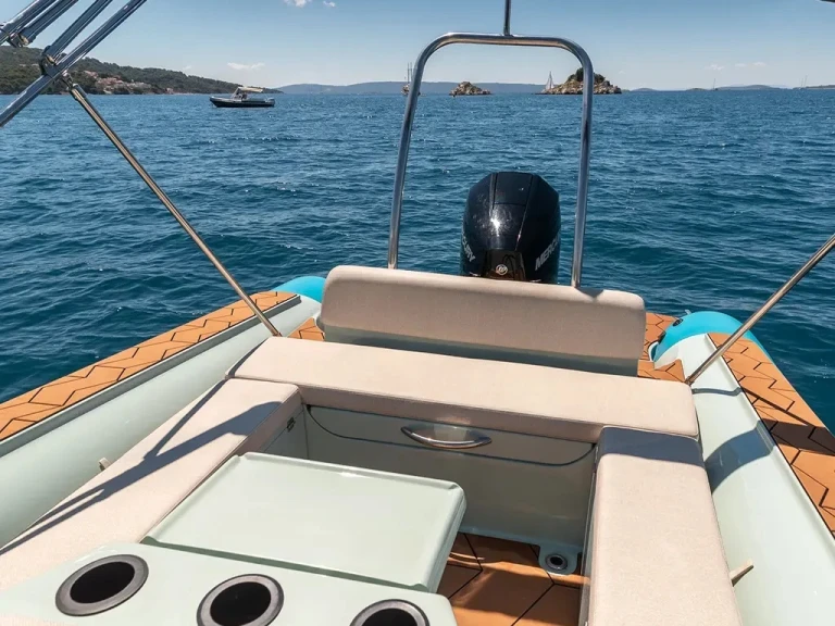 Alquiler de embarcaciones  Bura 8.0 enTrogir en Samboat