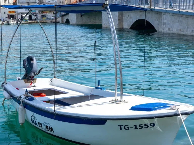 Alquiler de barcos Trogir barato de Motorboat