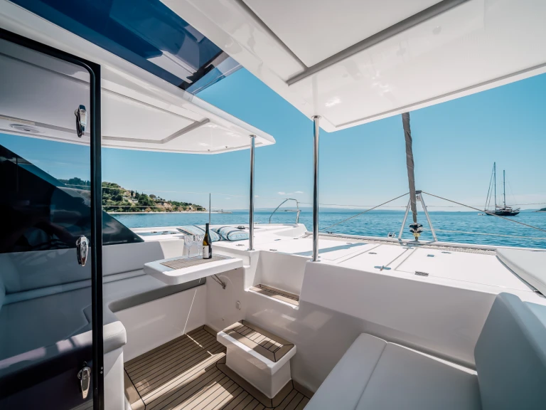 Catamarán para alquilar Jezera al mejor precio