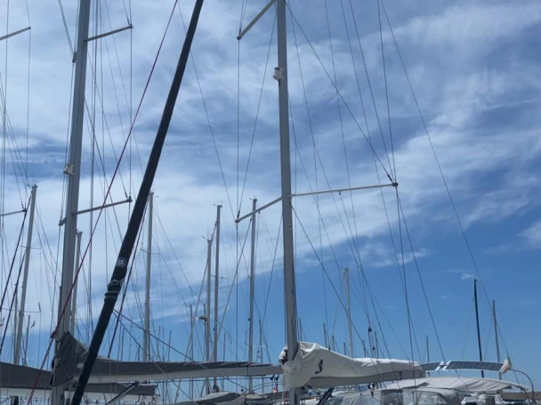 Alquiler de Velero, con o sin patrón Bénéteau Salivoli