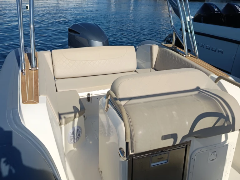 Alquiler de Capelli Tempest 775 en Ajaccio
