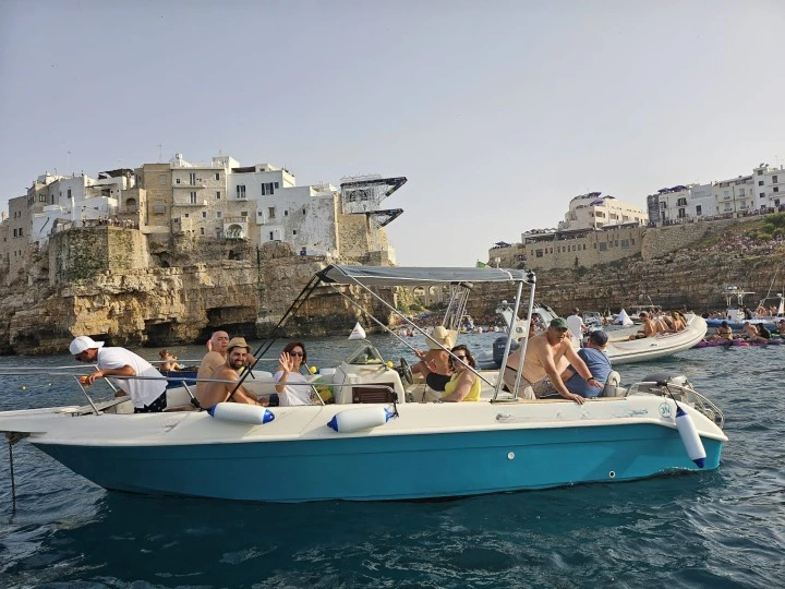Alquiler de barcos Polignano a Mare barato de Eden 22
