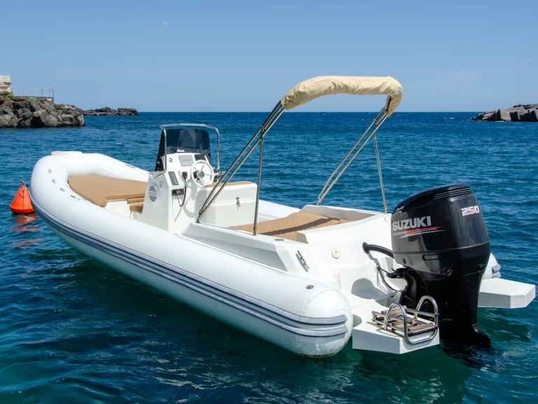 Alquiler de embarcaciones Gem Gem 7.50m enCatania en Samboat