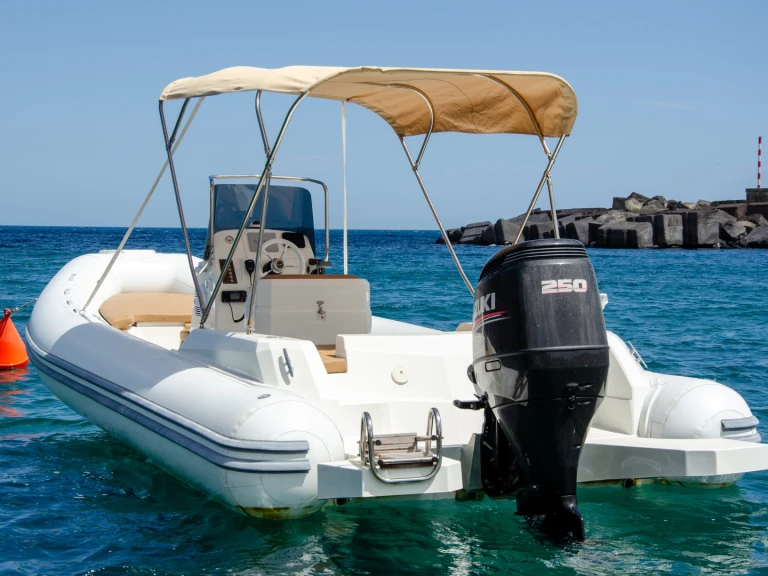 Gem Gem 7.50m de alquiler a Catania