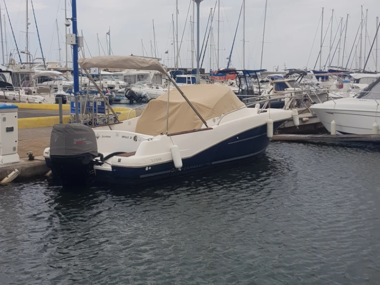 Alquiler de Jeanneau Cap Camarat 7.5 WA en Martigues