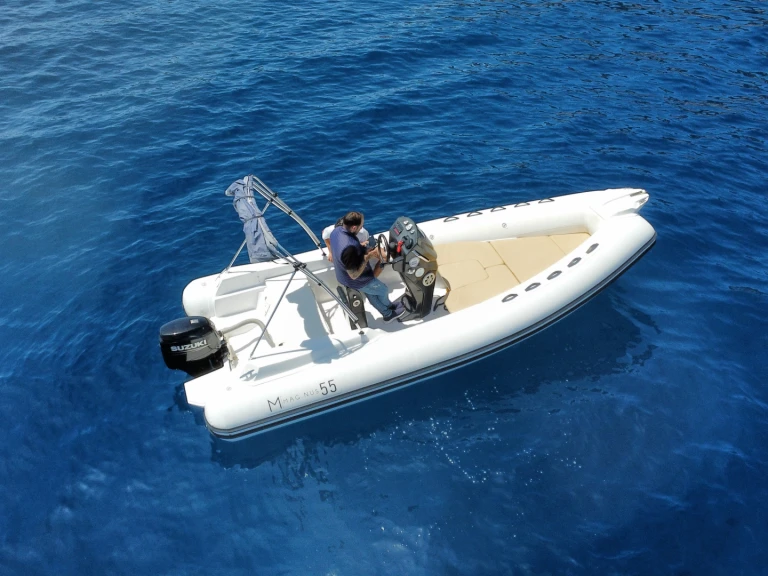 Alquiler de Magnus 5,50 en Porto Rotondo