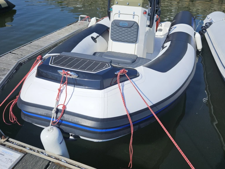 Alquiler de 3D Tender TR54 en Pornichet