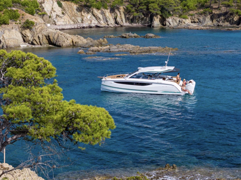 Jeanneau TH 33 de alquiler a Grand Piquey