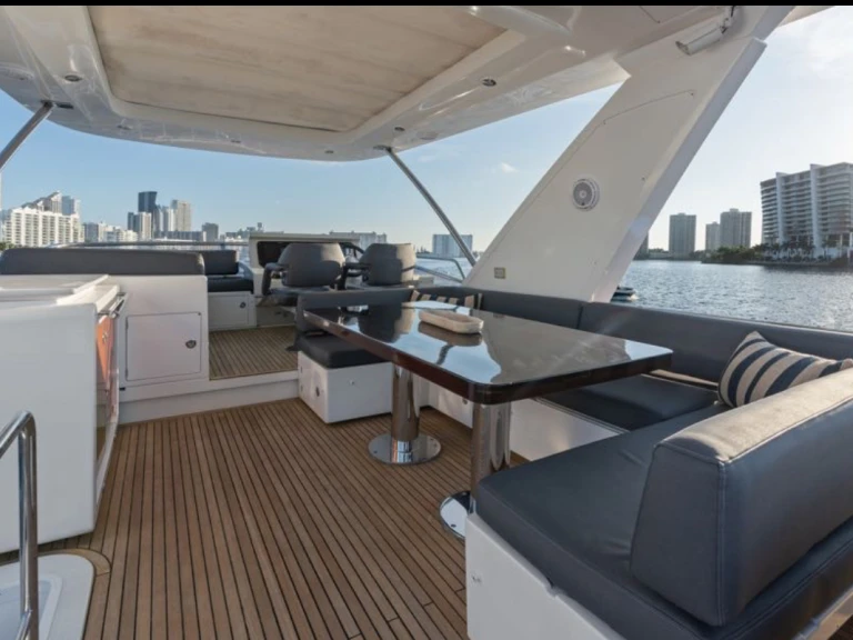 Yate de lujo para alquilar Coconut Grove al mejor precio