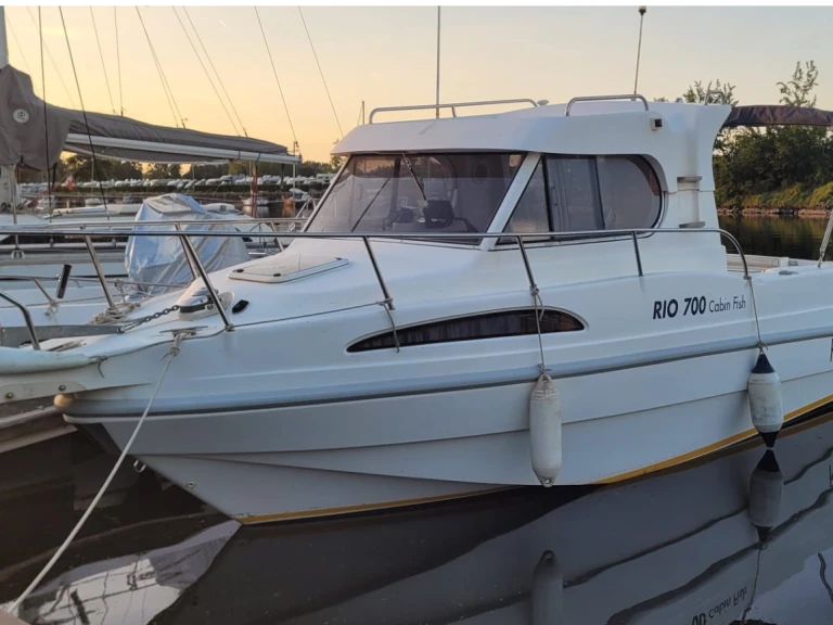 Rio Rio 700 Cabin Fish de alquiler a Honfleur