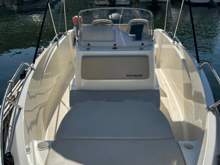 Quicksilver Activ 535 Open de alquiler a Aix-les-Bains