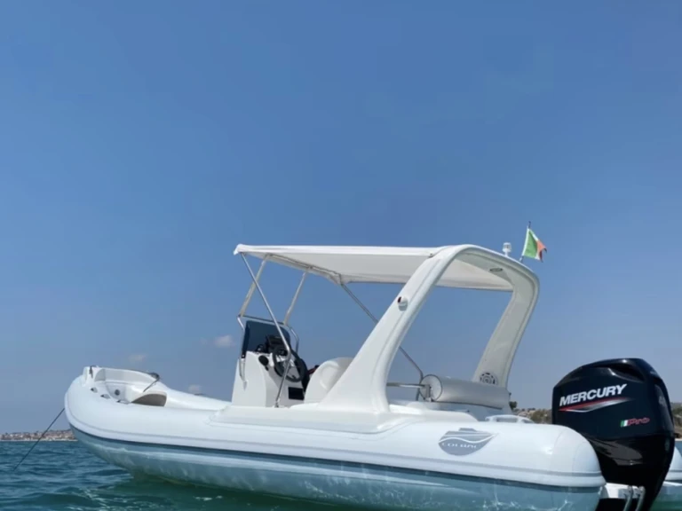 Alquiler de Colbac Shark 580 en Marsala
