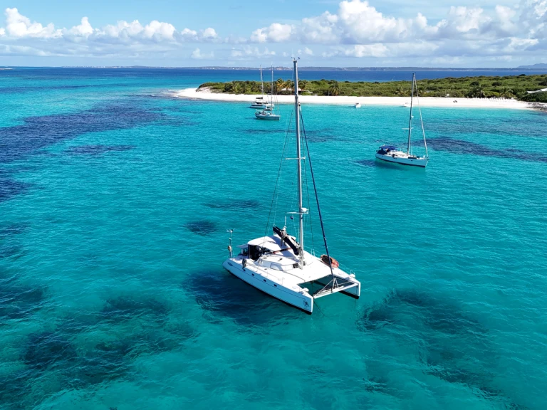 Alquiler Catamarán Fountaine Pajot con o sin  título de navegación