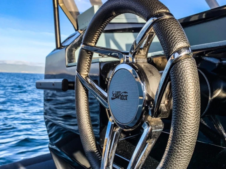 Alquiler de embarcaciones Sea Water SEA WATER 320 enCogolin en Samboat