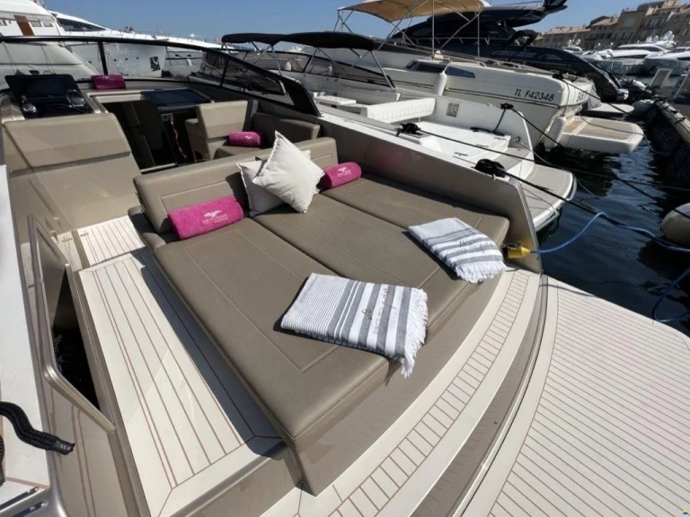 VanDutch VANDUTCH 32 de alquiler a Saint-Tropez