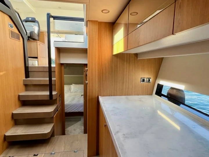Alquiler Yate de lujo Fairline con o sin  título de navegación