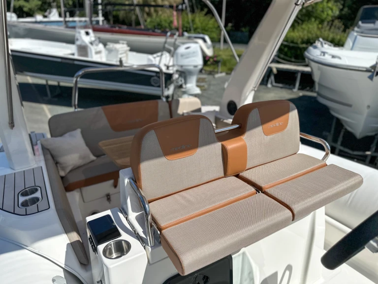 Alquiler de barcos La Flotte barato de Medline 7.5