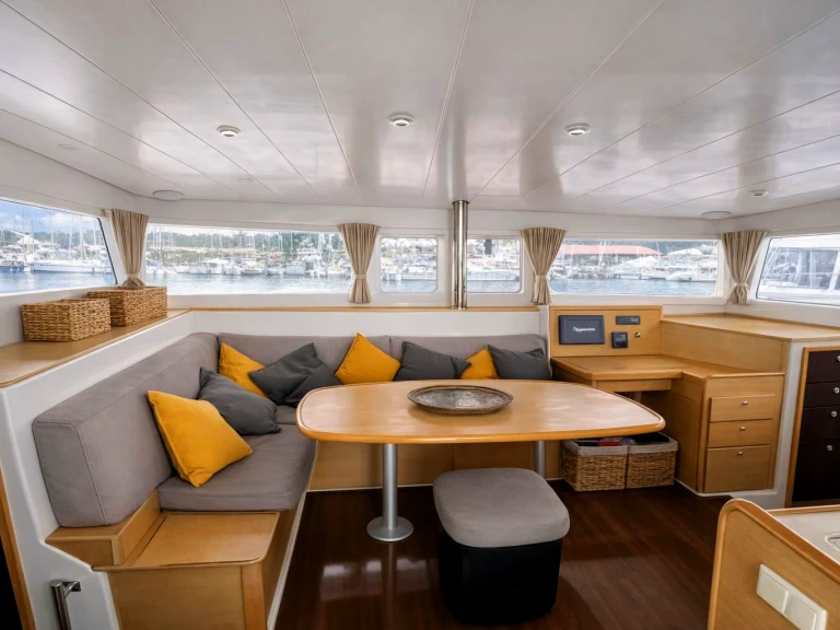 Alquiler de embarcaciones Lagoon Lagoon 400 enIbiza (Ciudad) en Samboat