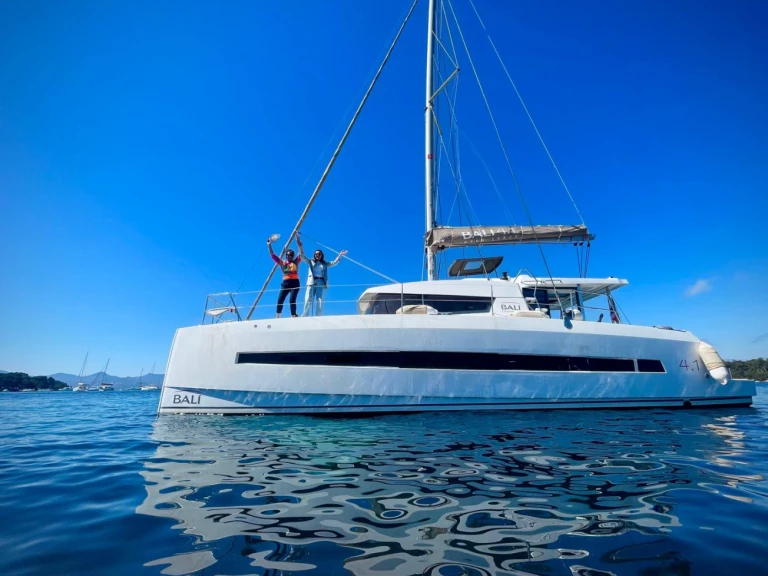 Alquiler Catamarán Bali con o sin  título de navegación