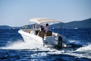 Alquiler de Atlantic open 670 en Preko