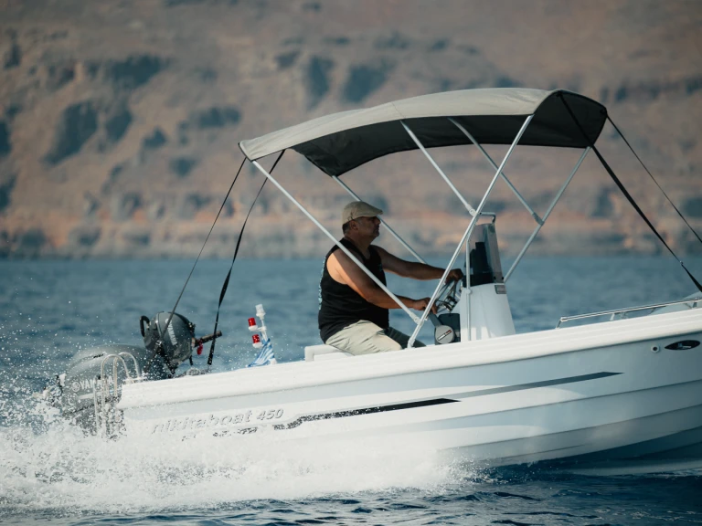 Alquiler de embarcaciones Nikita Nikita 450 enÓrmos Makry-Gialoú en Samboat