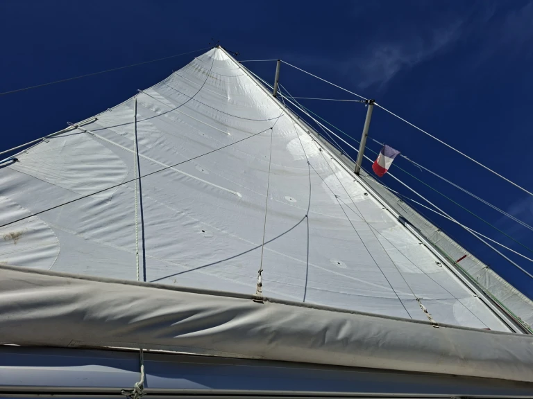 Alquiler de barcos Gruissan barato de Elan 31