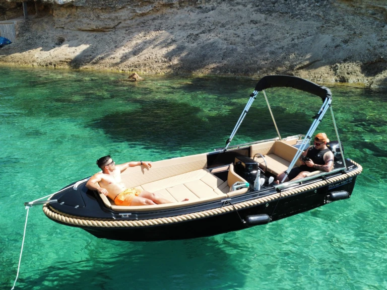 Alquiler Lancha Silent Yachts con o sin  título de navegación