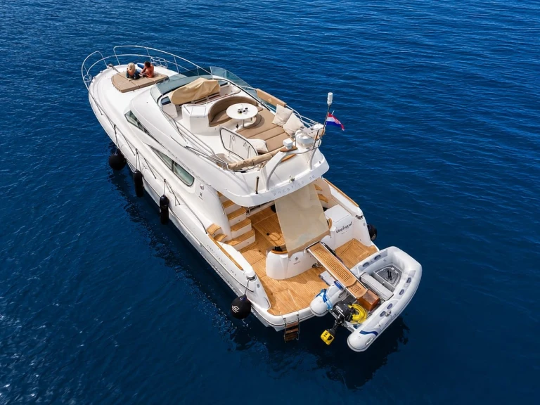 Alquiler de Jeanneau Prestige 46 en Hvar