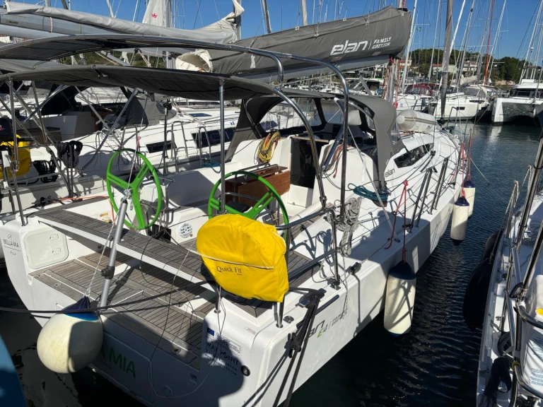Alquiler Velero en Pula - Elan E4