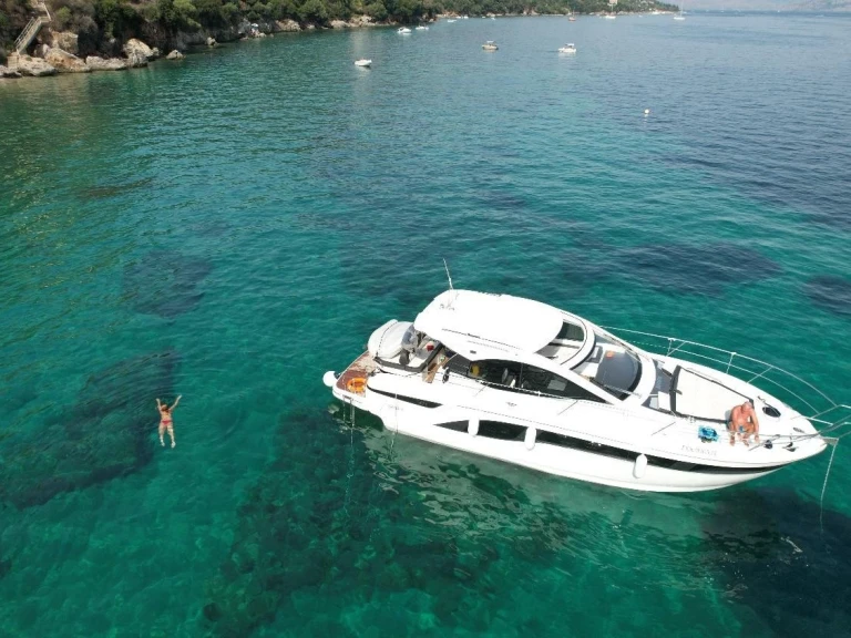 Alquiler de embarcaciones Bavaria Bavaria SR41 enSývota en Samboat